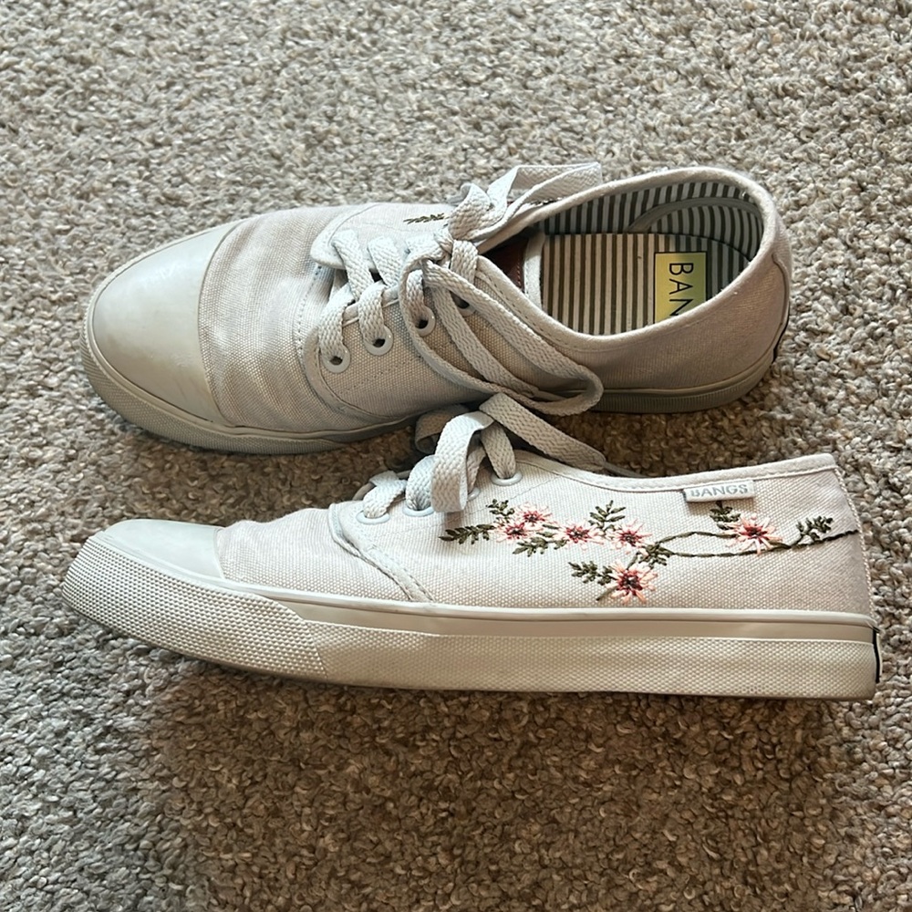 Bangs London Fog Floral Low Top Sneakers Size 6